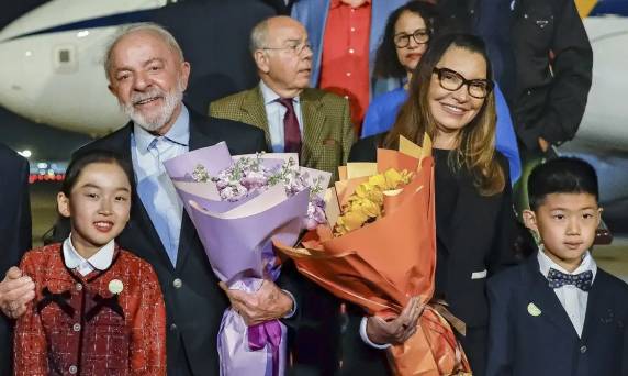 Primeiro dia de visita oficial será focado em negócios