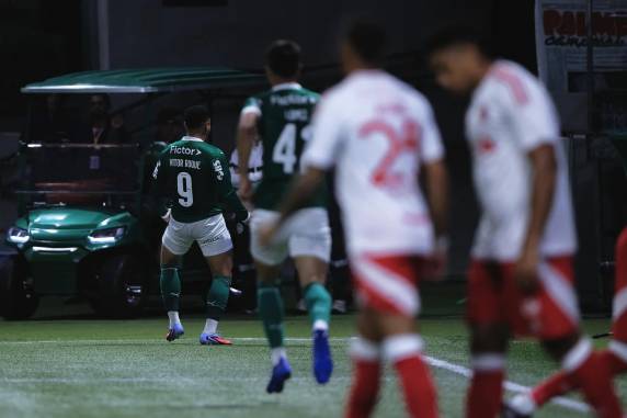 Jogando em São Paulo, Colorado levou 4 a 1 pelo Brasileirão, com os quatro gols sofridos na primeira etapa