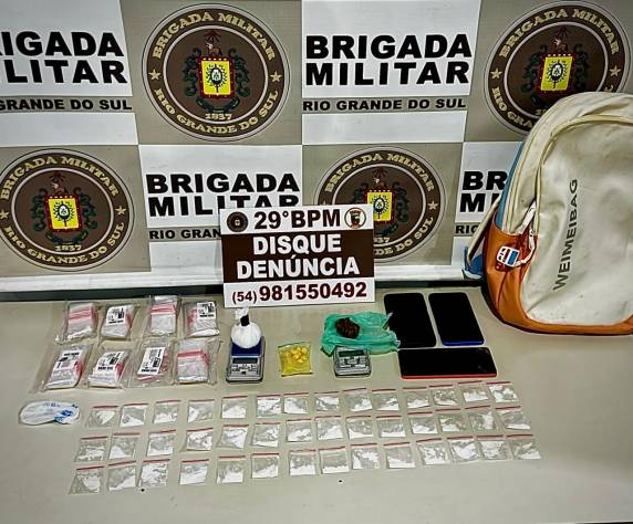 Suspeito foi flagrado com cocaína, ecstasy, maconha, balanças de precisão e mais de 700 embalagens para fracionamento