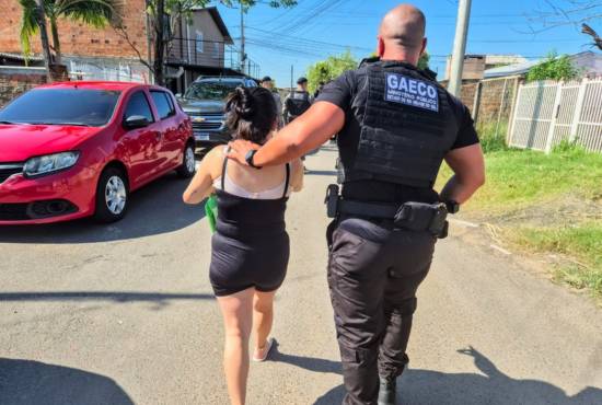 Prisões ocorreram em Canoas e Alvorada após investigação do Ministério Público do Rio Grande do Sul apontar sedação irregular, agressões e maus-tratos contra crianças de dois a cinco anos.
