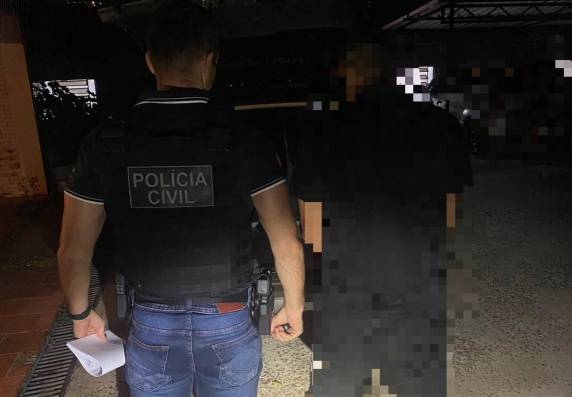 Suspeito de 20 anos também é investigado por roubo a residência e possui histórico de crimes violentos