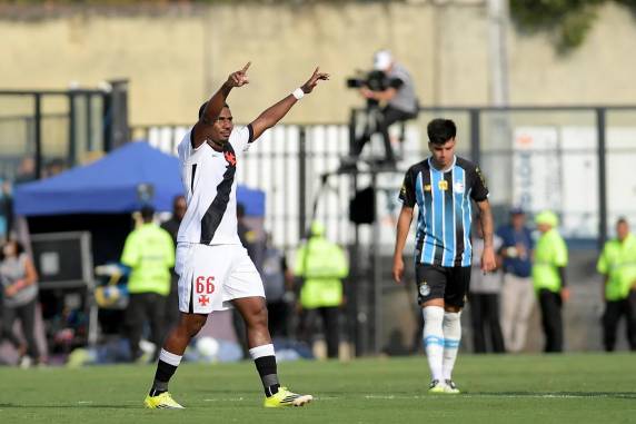 Cariocas marcaram com Thiago Mendes e David; Carlos Vinícius descontou para o Tricolor