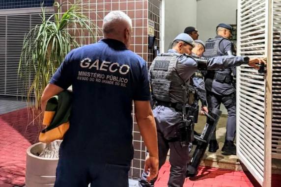 Empresa teve relação conturbada com a torcida gremista ao prometer a contratação de um jogador na janela do meio do ano passado