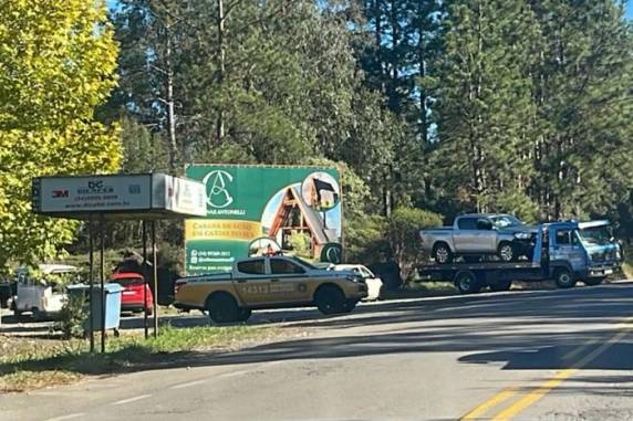 Fluxo de veículos ficou lento na estrada na tarde deste domingo (3), fim do feriadão do Trabalhador. Alguns motoristas optaram por desviar pelo distrito de Fazenda Souza