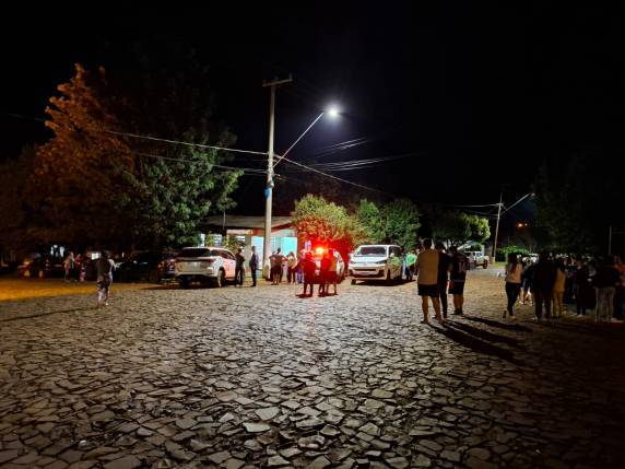 Caso registrado na noite de segunda-feira (04) é tratado inicialmente como feminicídio seguido de suicídio e será investigado pela Polícia Civil