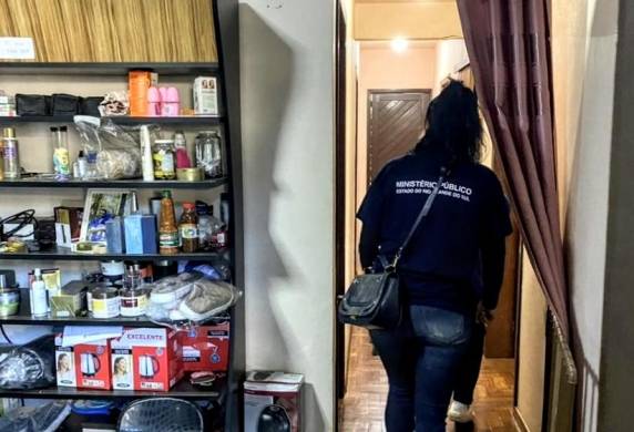 Ação do Ministério Público, com apoio da Brigada Militar, Polícia Civil e Vigilância Sanitária, identificou clínica clandestina e apreendeu medicamentos armazenados de forma inadequada